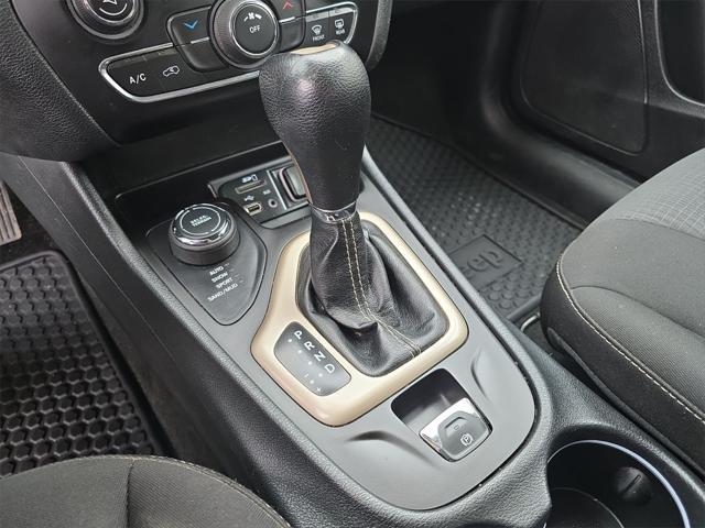 used 2015 Jeep Cherokee car, priced at $10,998