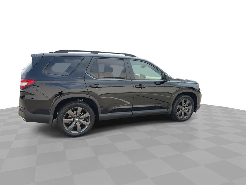 used 2025 Honda Pilot car, priced at $40,309
