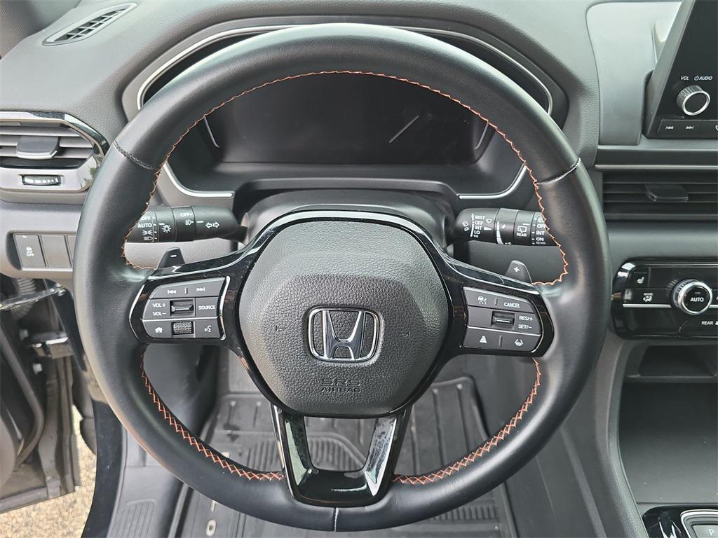 used 2025 Honda Pilot car, priced at $39,962