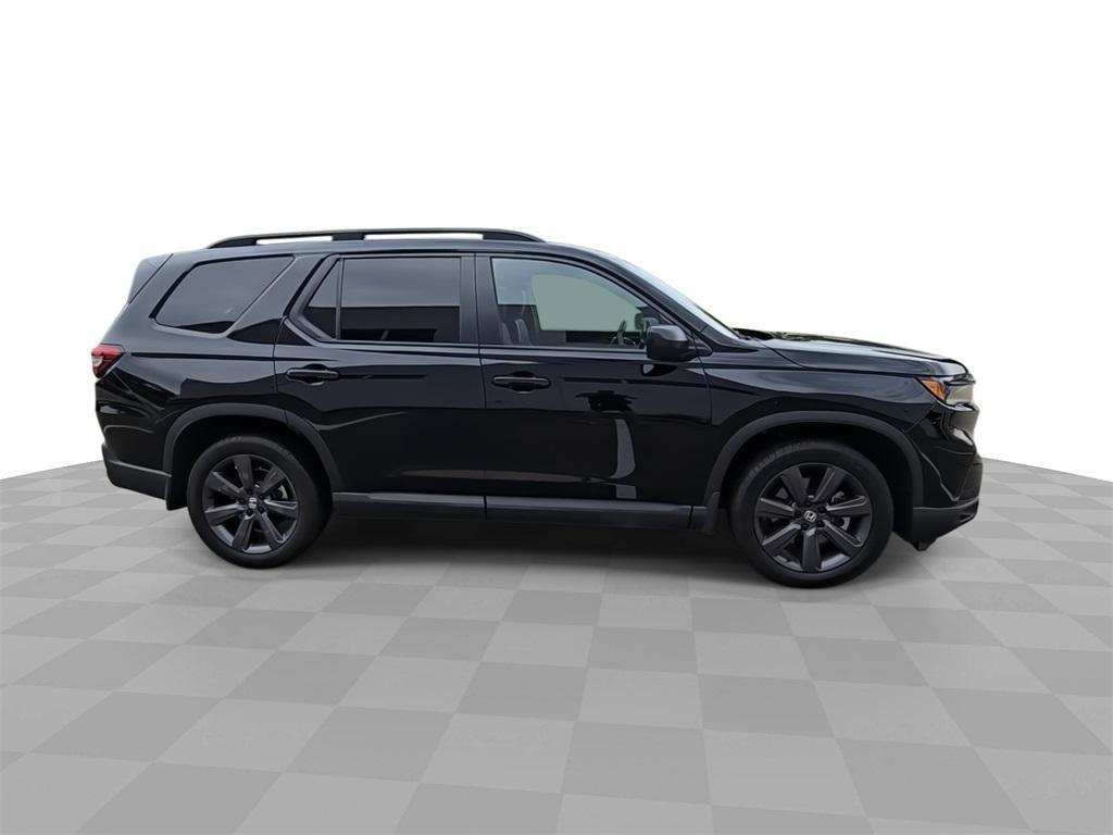 used 2025 Honda Pilot car, priced at $39,962