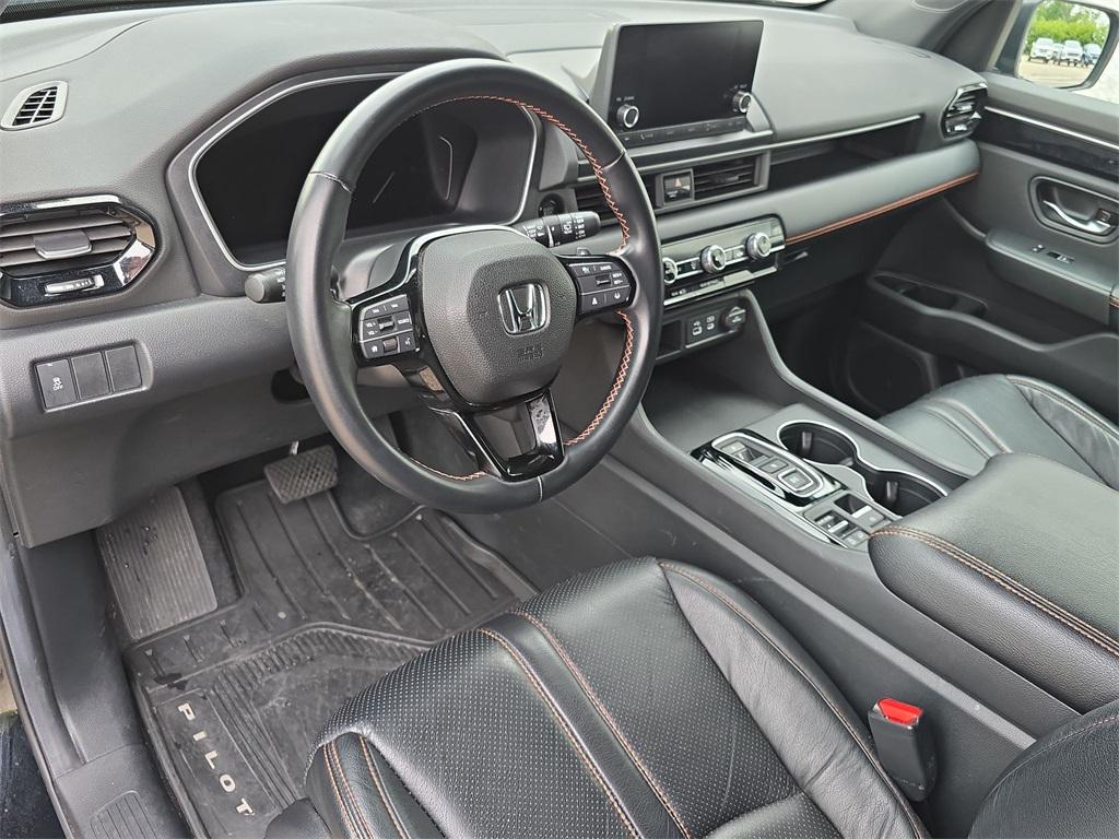 used 2025 Honda Pilot car, priced at $39,962
