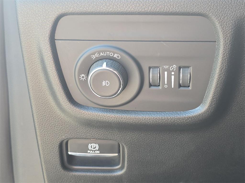 used 2023 Jeep Grand Cherokee car, priced at $29,410