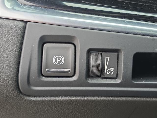 used 2023 Cadillac XT6 car, priced at $42,594
