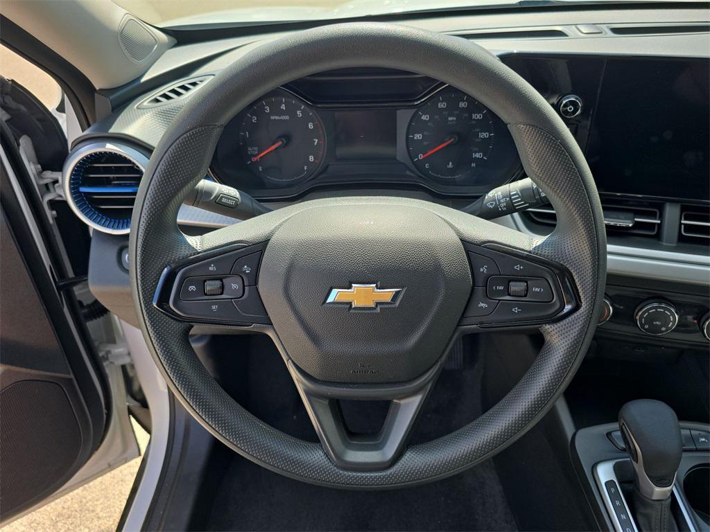 used 2025 Chevrolet Trax car, priced at $21,538