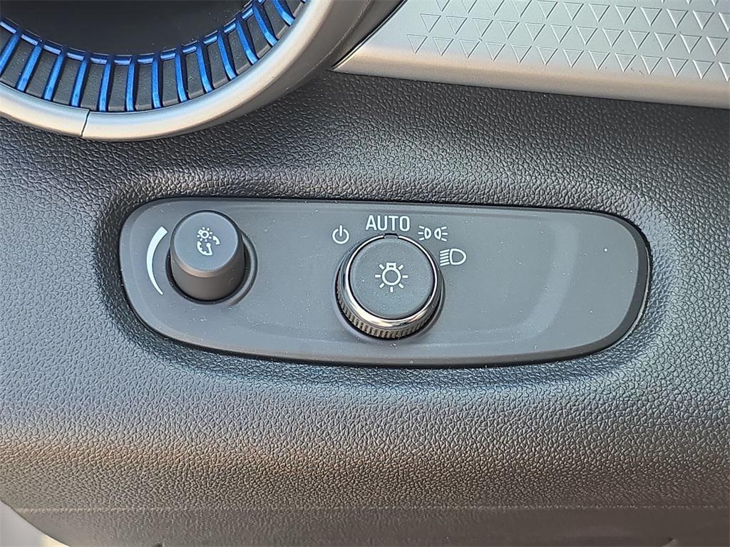 used 2025 Chevrolet Trax car, priced at $21,538