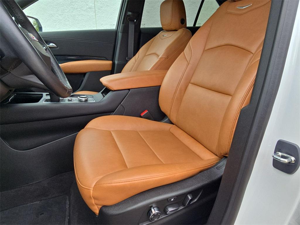 used 2024 Cadillac XT4 car, priced at $35,372