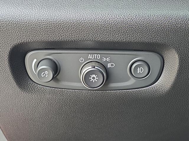 used 2018 Chevrolet Traverse car, priced at $27,999