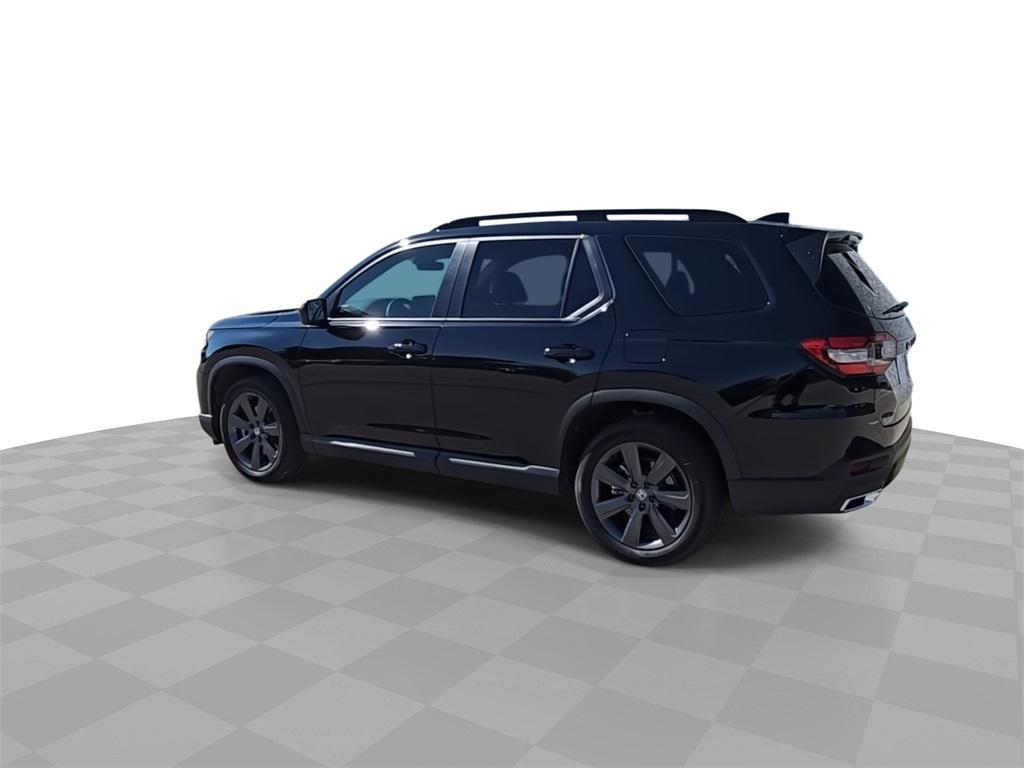 used 2025 Honda Pilot car, priced at $40,637