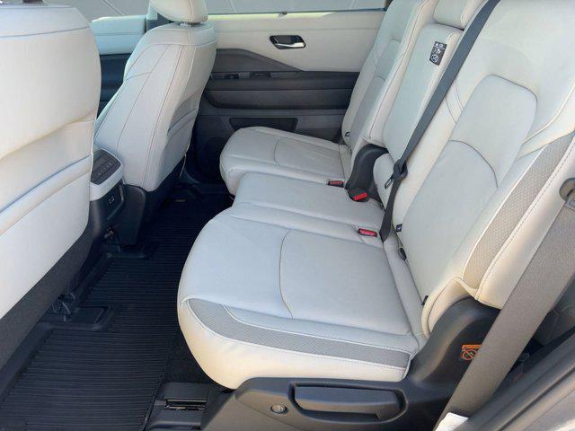 new 2025 Nissan Pathfinder car, priced at $37,191