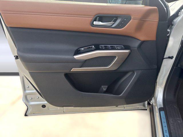 new 2025 Nissan Pathfinder car, priced at $41,491