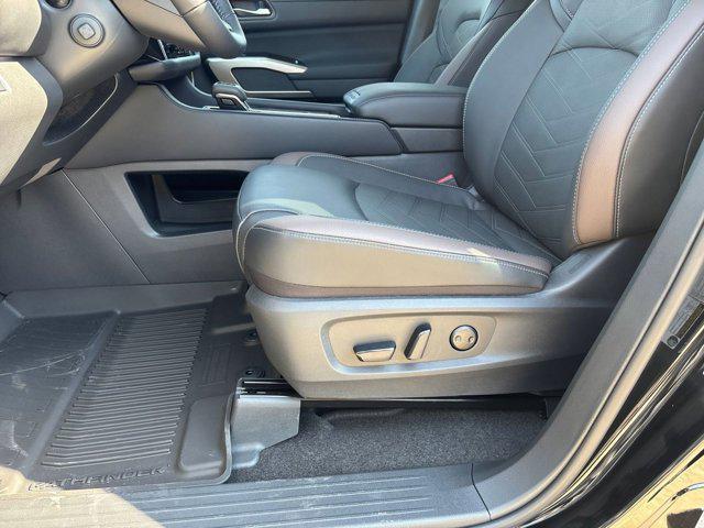 new 2025 Nissan Pathfinder car, priced at $44,851