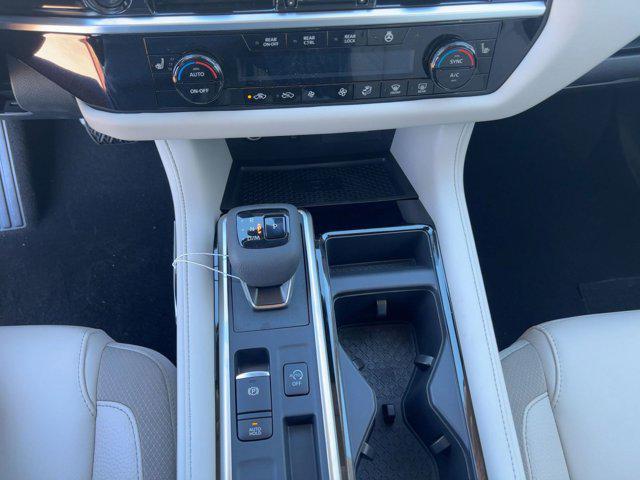 new 2025 Nissan Pathfinder car, priced at $35,991