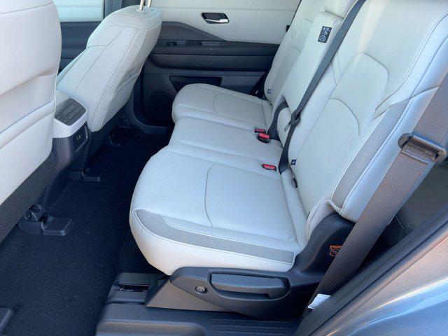 new 2025 Nissan Pathfinder car, priced at $35,991