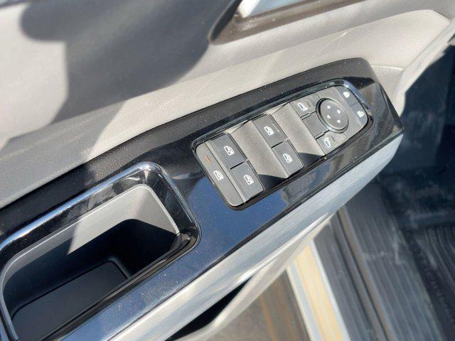 new 2025 Nissan Pathfinder car, priced at $36,991