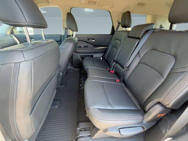 new 2025 Nissan Pathfinder car, priced at $36,991