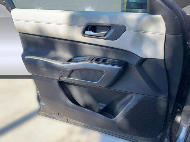new 2025 Nissan Pathfinder car, priced at $37,391