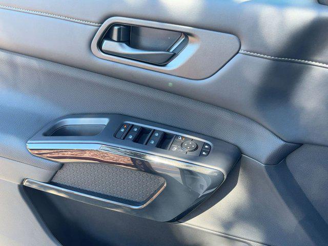 new 2025 Nissan Pathfinder car, priced at $33,791