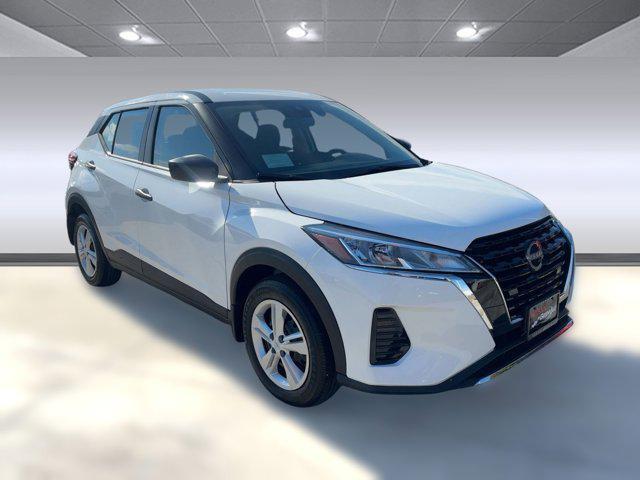 new 2025 Nissan Kicks car, priced at $22,021