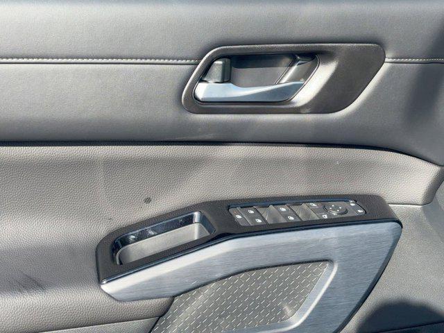 new 2025 Nissan Pathfinder car, priced at $35,491