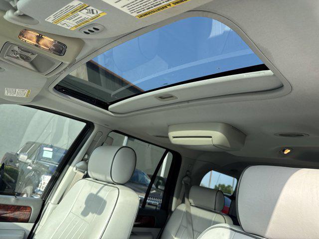 used 2006 Lincoln Navigator car, priced at $7,999