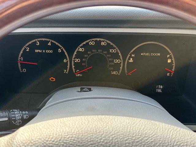 used 2006 Lincoln Navigator car, priced at $7,999