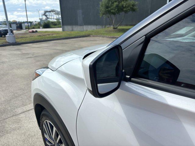 new 2024 Nissan Kicks car, priced at $25,600