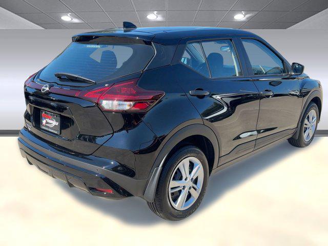 new 2025 Nissan Kicks car, priced at $22,021