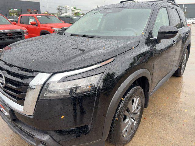 new 2025 Nissan Pathfinder car, priced at $33,991