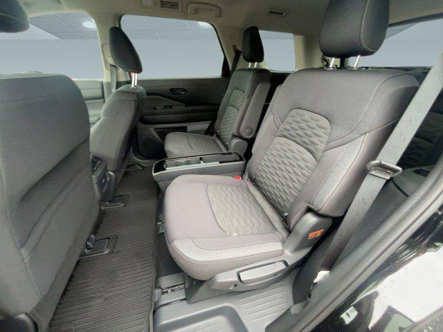 new 2025 Nissan Pathfinder car, priced at $33,991