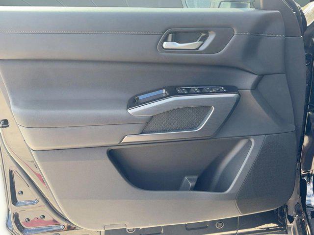 new 2025 Nissan Pathfinder car, priced at $36,591