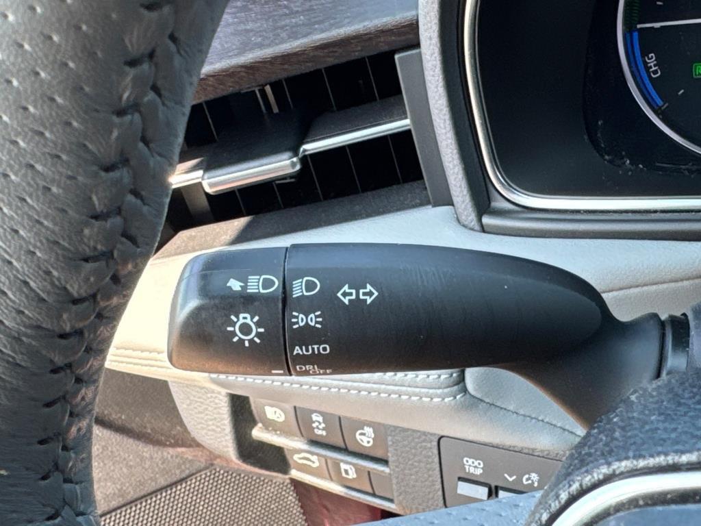 used 2019 Toyota Avalon Hybrid car, priced at $27,895