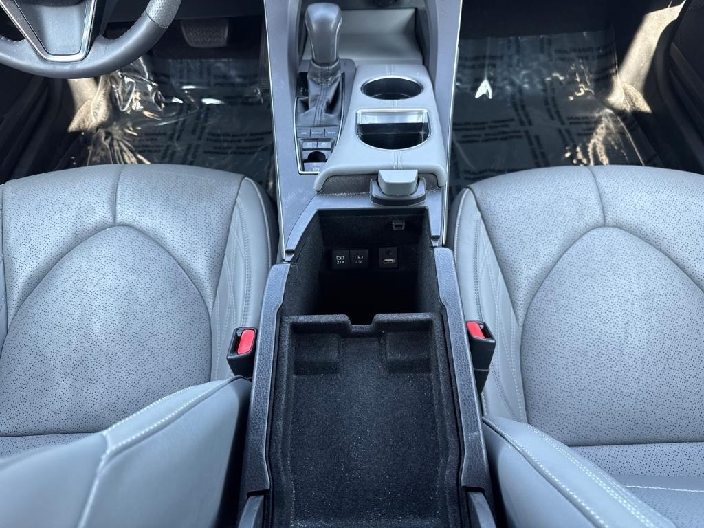 used 2019 Toyota Avalon Hybrid car, priced at $27,895