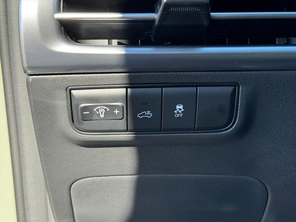 used 2025 Hyundai SANTA CRUZ car, priced at $32,540