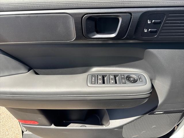 new 2025 Hyundai SANTA FE HEV car, priced at $49,625