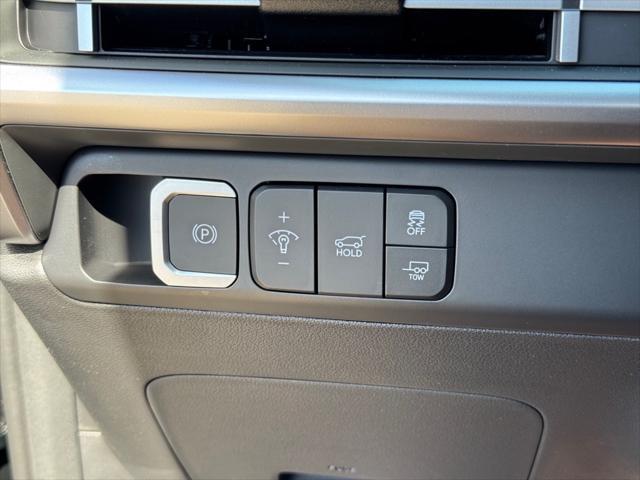 new 2025 Hyundai Santa Fe car, priced at $40,060