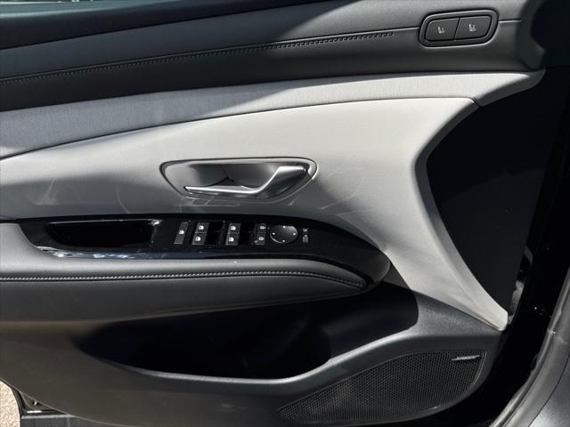 new 2025 Hyundai TUCSON Hybrid car, priced at $43,260