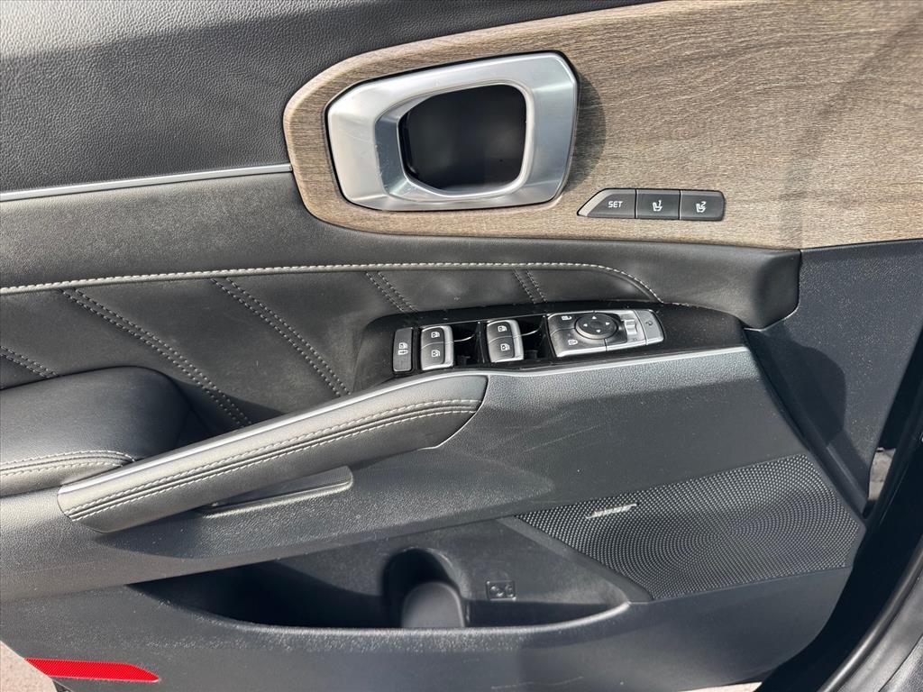 used 2023 Kia Sorento car, priced at $35,995