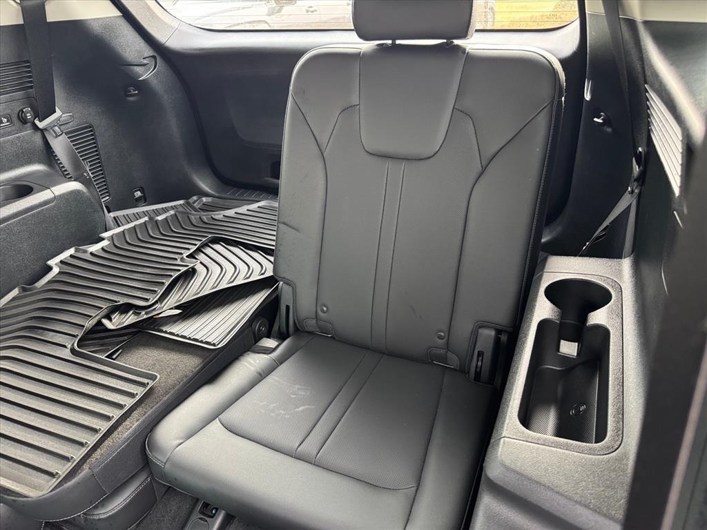 used 2023 Kia Sorento car, priced at $35,995