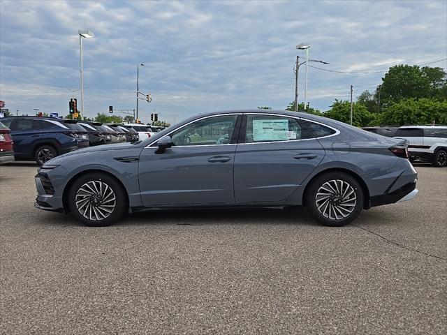 new 2025 Hyundai Sonata Hybrid car, priced at $38,280