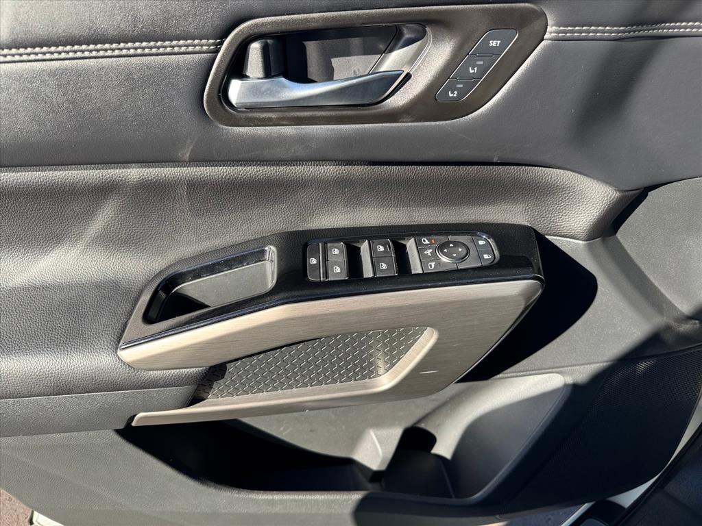 used 2024 Nissan Pathfinder car, priced at $40,520