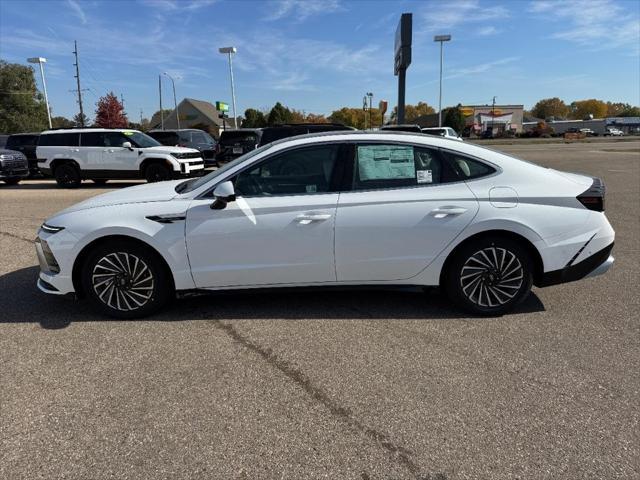 new 2025 Hyundai Sonata Hybrid car, priced at $38,557