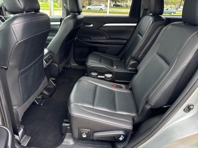 used 2019 Toyota Highlander car, priced at $24,259