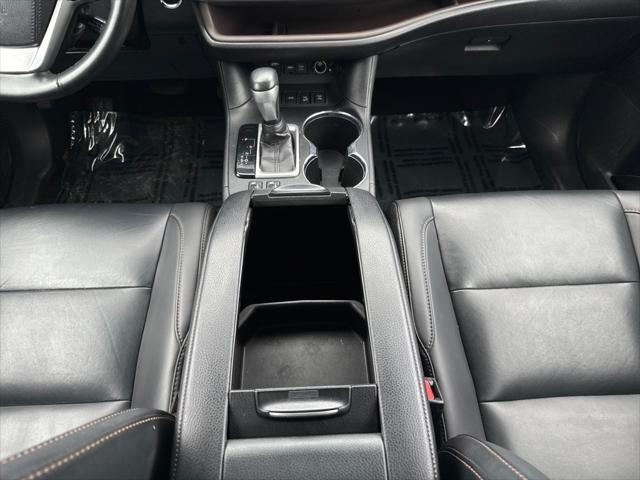 used 2019 Toyota Highlander car, priced at $24,259