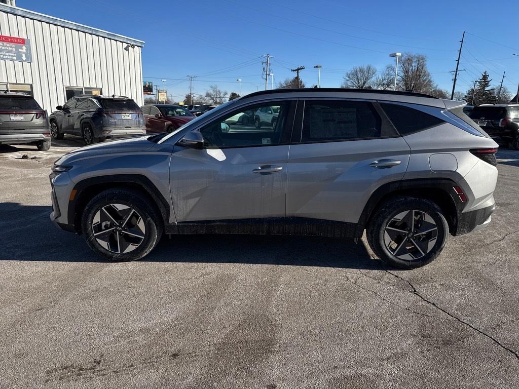 new 2025 Hyundai TUCSON Hybrid car, priced at $37,435