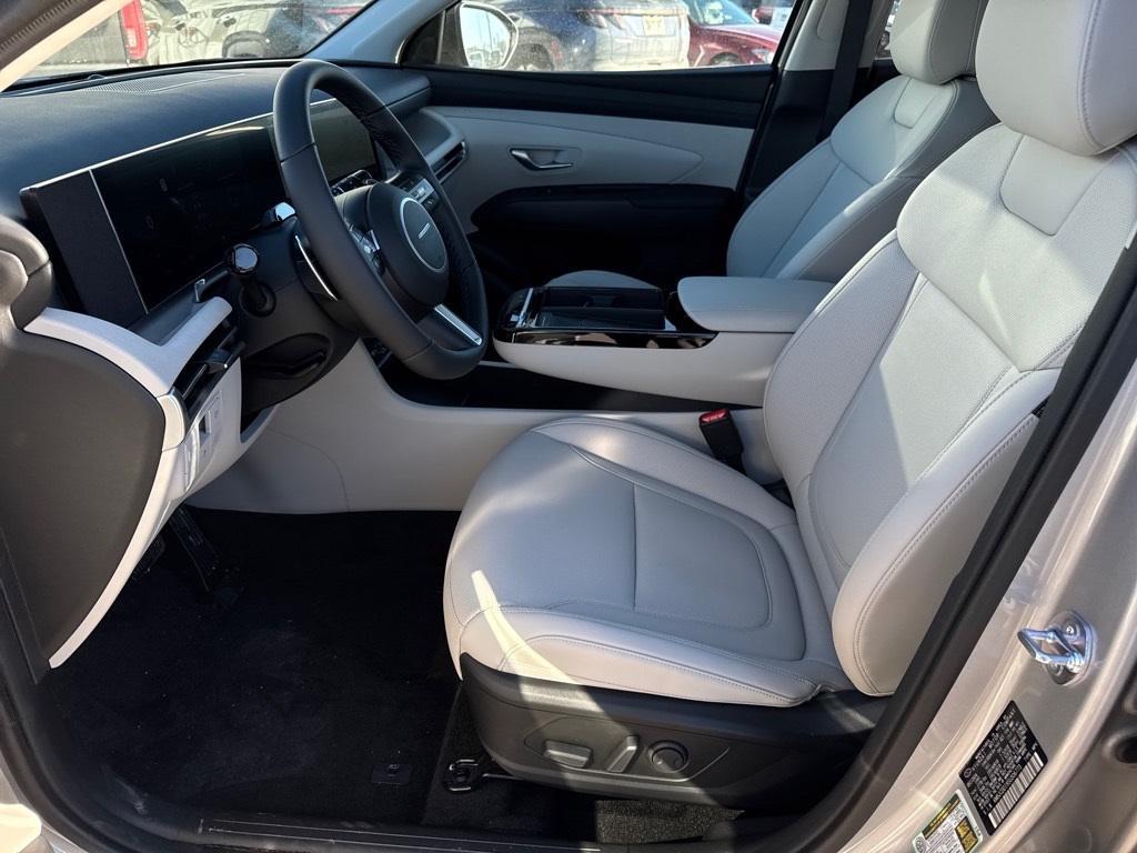 new 2025 Hyundai TUCSON Hybrid car, priced at $37,435