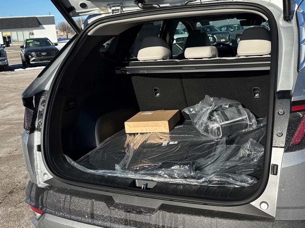 new 2025 Hyundai TUCSON Hybrid car, priced at $37,435