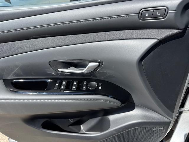 new 2025 Hyundai TUCSON Hybrid car, priced at $43,190
