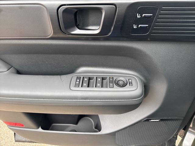 new 2025 Hyundai SANTA FE HEV car, priced at $51,094