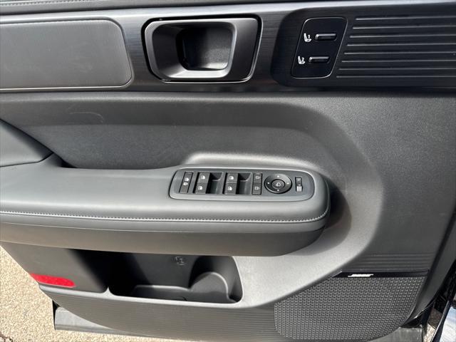 new 2025 Hyundai SANTA FE HEV car, priced at $51,044