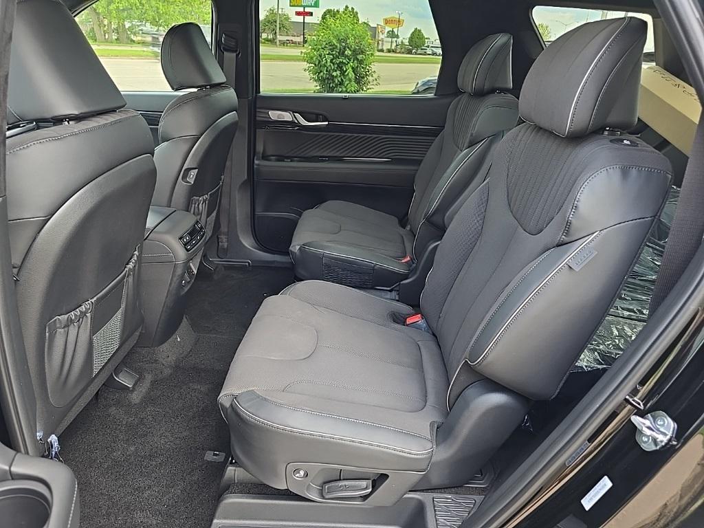 new 2025 Hyundai Palisade car, priced at $54,587